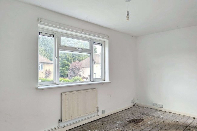 84 Ridge Way, Crayford DA1 3PS 1