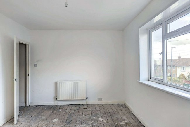 84 Ridge Way, Crayford DA1 3PS 1