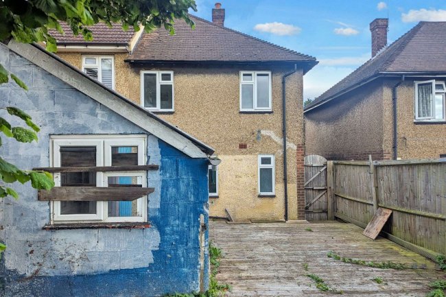 84 Ridge Way, Crayford DA1 3PS 1