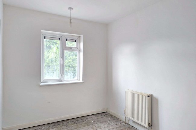 84 Ridge Way, Crayford DA1 3PS 1