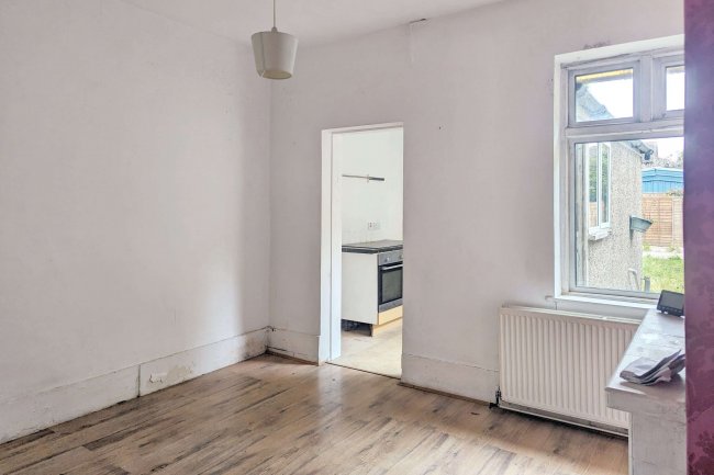 79 West Street, Bexleyheath, Kent, DA7 4BP 5