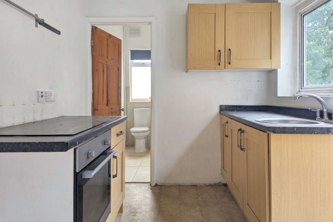 79 West Street, Bexleyheath, Kent, DA7 4BP 5