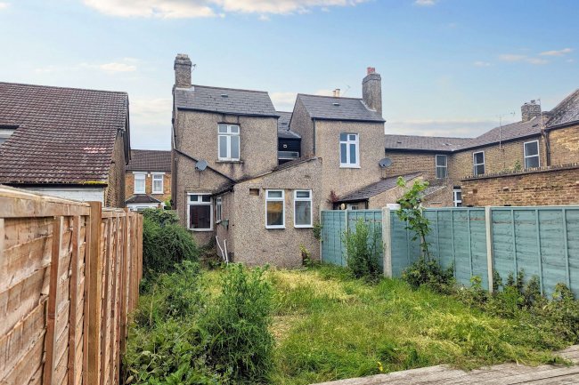 79 West Street, Bexleyheath, Kent, DA7 4BP 5