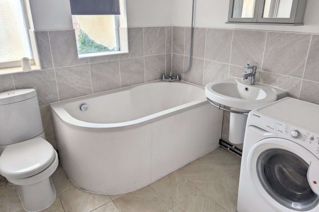 79 West Street, Bexleyheath, Kent, DA7 4BP 5