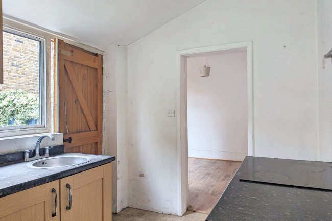 79 West Street, Bexleyheath, Kent, DA7 4BP 5