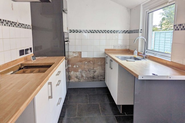 81 West Street, Bexleyheath, Kent, DA7 4BP 4