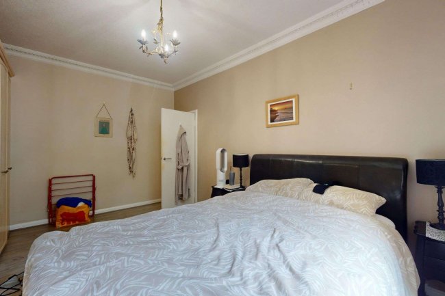 Flat 2, Millbrooke Court, Keswick Road, Putney London, SW15 2RA 4