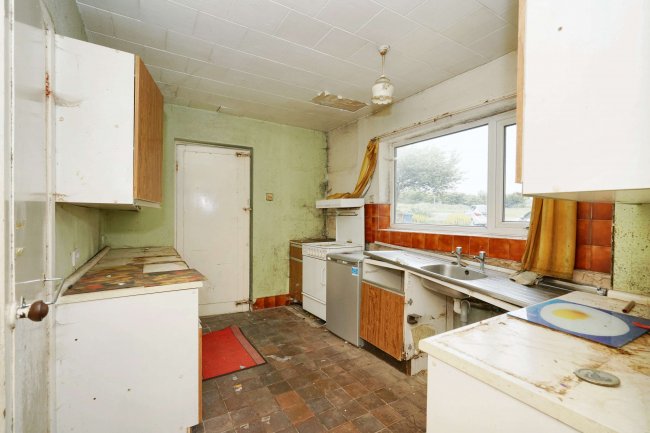 7 Keats Crescent, Radcliffe, M26 3GT 7