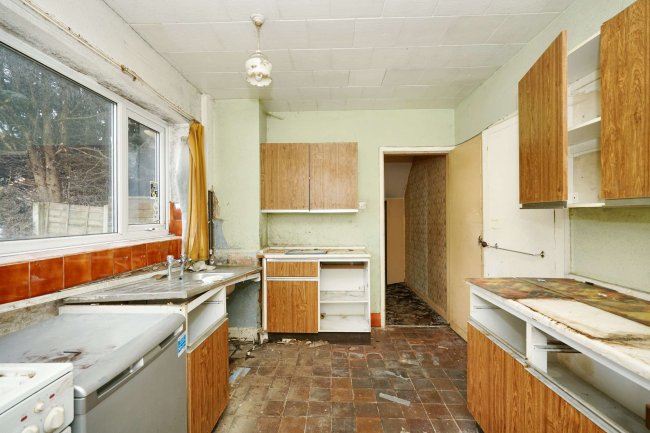 7 Keats Crescent, Radcliffe, M26 3GT 7