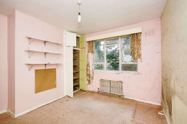 7 Keats Crescent, Radcliffe, M26 3GT 7