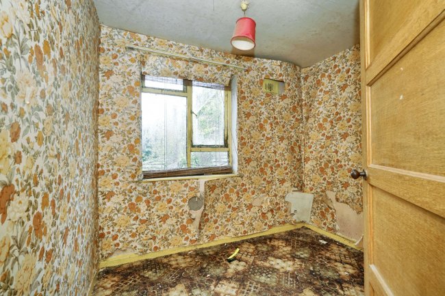 7 Keats Crescent, Radcliffe, M26 3GT 7