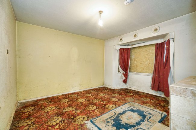 7 Keats Crescent, Radcliffe, M26 3GT 7