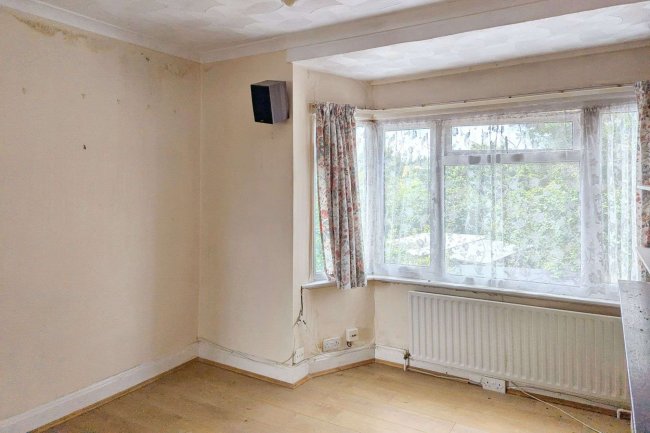 64 Burnham Crescent and Garden Ground, Dartford DA1 5BA 6