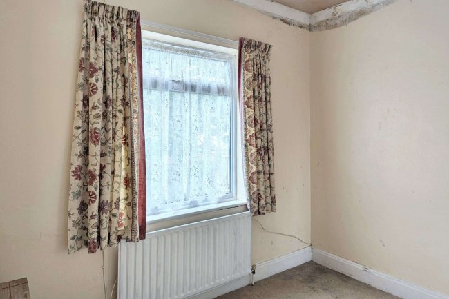 64 Burnham Crescent and Garden Ground, Dartford DA1 5BA 6