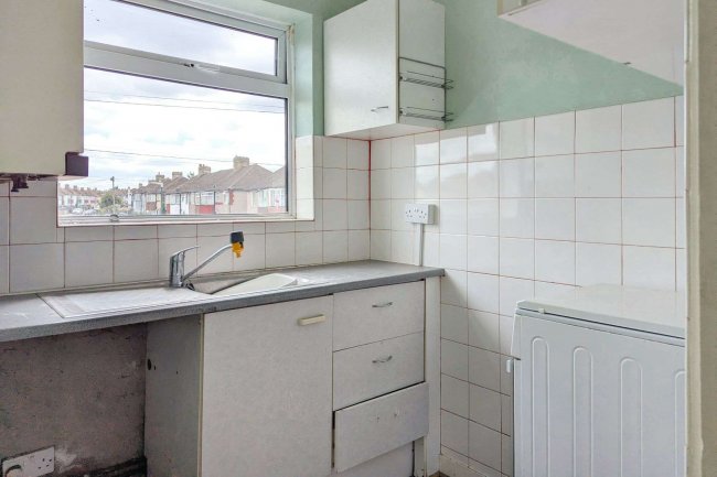 64 Burnham Crescent and Garden Ground, Dartford DA1 5BA 6