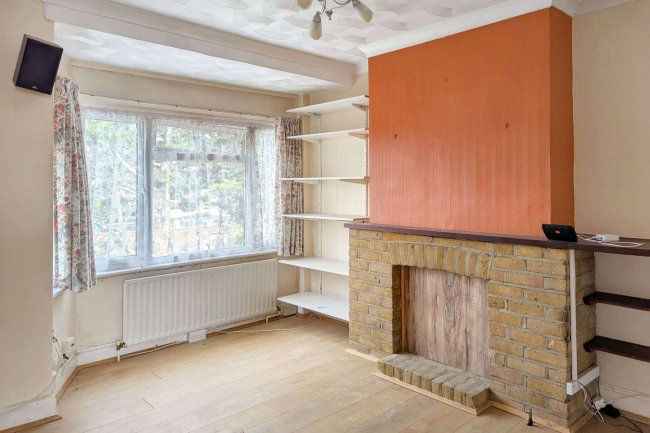 64 Burnham Crescent and Garden Ground, Dartford DA1 5BA 6