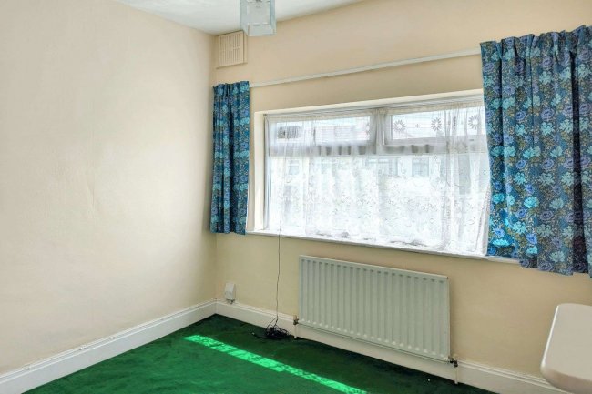 64 Burnham Crescent and Garden Ground, Dartford DA1 5BA 6