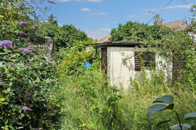 64 Burnham Crescent and Garden Ground, Dartford DA1 5BA 6