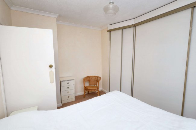 31 Trevellance Way, Watford WD25 0LY 7