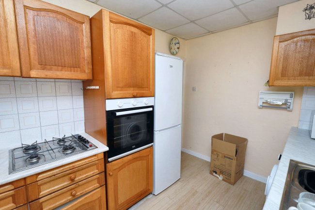 31 Trevellance Way, Watford WD25 0LY 7