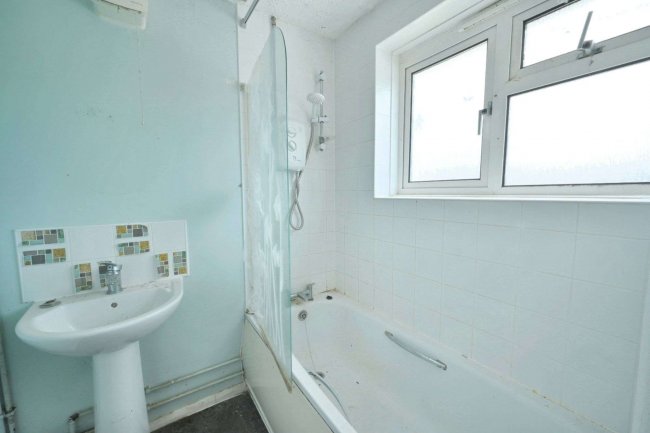 88 Manor Road, Burgess Hill, RH15 0NQ 9