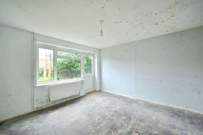 88 Manor Road, Burgess Hill, RH15 0NQ 9