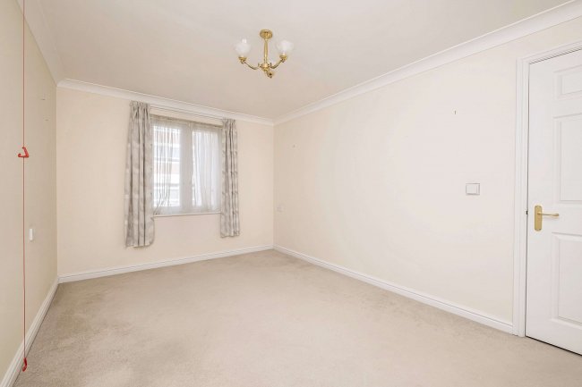 18 Kingsley Court, Windsor Way, Aldershot, GU11 1HZ 1
