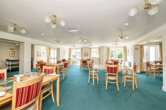 18 Kingsley Court, Windsor Way, Aldershot, GU11 1HZ 1