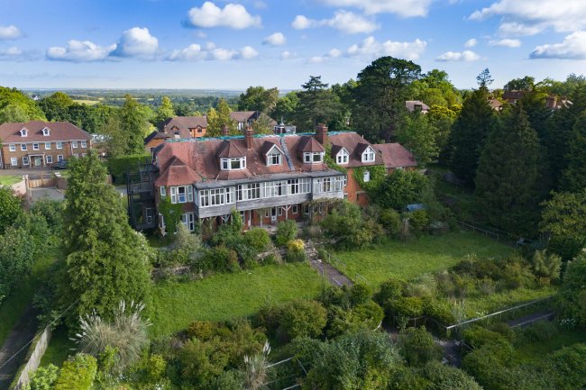 Weald Hall, Mayfield Lane, Wadhurst, East Sussex, TN5 6HX 1