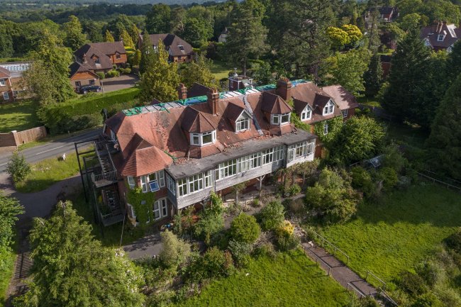 Weald Hall, Mayfield Lane, Wadhurst, East Sussex, TN5 6HX 1