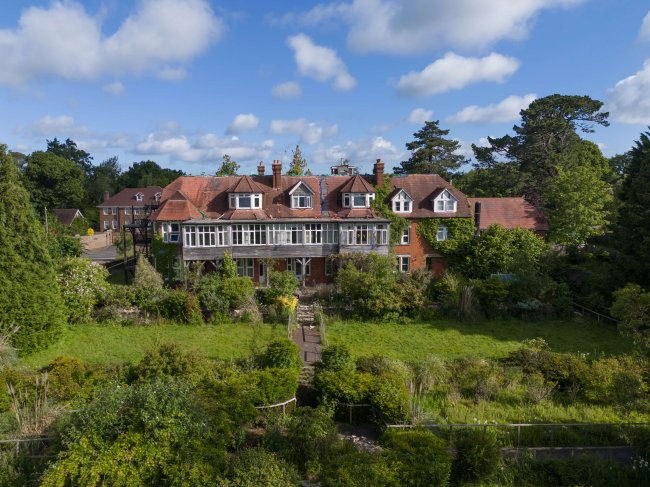 Weald Hall, Mayfield Lane, Wadhurst, East Sussex, TN5 6HX 1