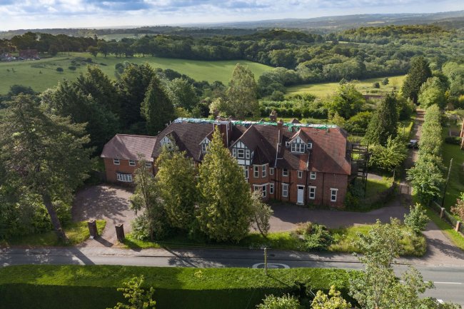 Weald Hall, Mayfield Lane, Wadhurst, East Sussex, TN5 6HX 1
