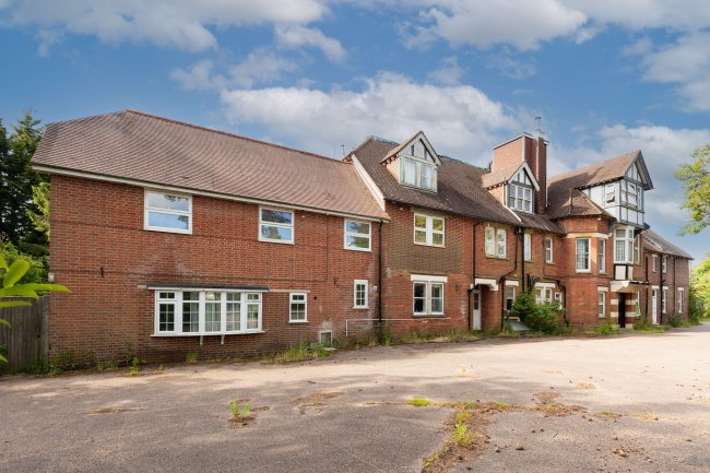 Weald Hall, Mayfield Lane, Wadhurst, East Sussex, TN5 6HX 1