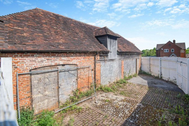 The Old Barn, Chineham Park Court, Popley, Basingstoke, Hampshire RG24 9BL 4