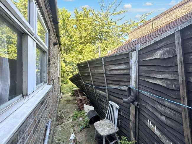 442 Ilford Lane, Ilford, Essex IG1 2NF 9