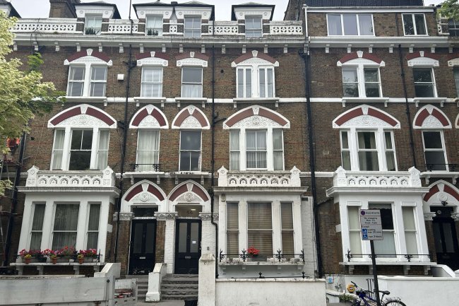 Rooms at the First Floor, 58 Holland Road, West Kensington, W14 8BB 5