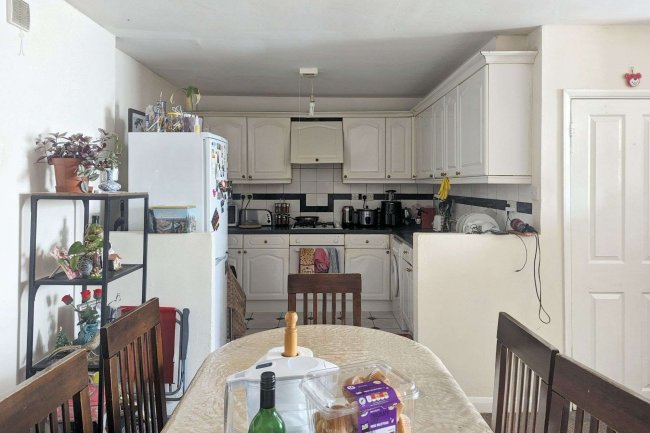 Flat 2, 42-44 Randlesdown Road, Catford, London SE6 3BT 1