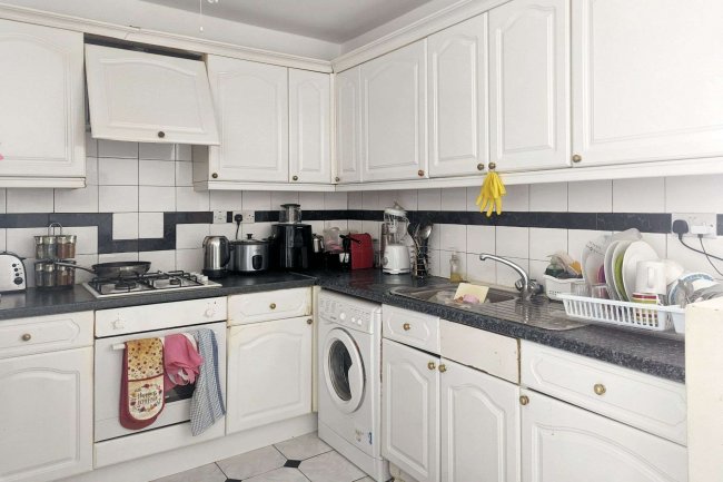 Flat 2, 42-44 Randlesdown Road, Catford, London SE6 3BT 1