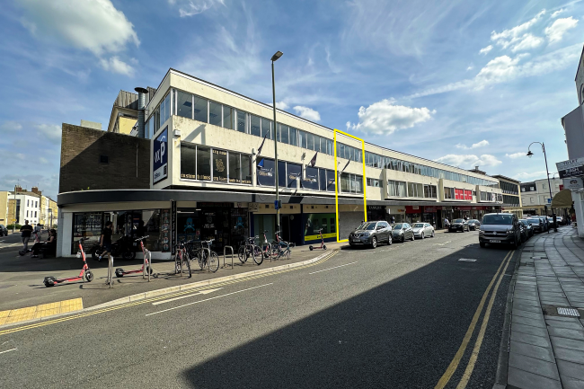 31 Winchcombe House, Winchcombe Street, Cheltenham, Gloucestershire, GL52 2NA 4