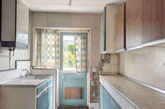 1 Blenheim Avenue, Chatham, Kent, ME4 6UU 10