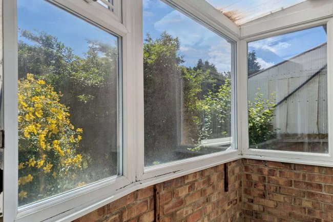 1 Blenheim Avenue, Chatham, Kent, ME4 6UU 10