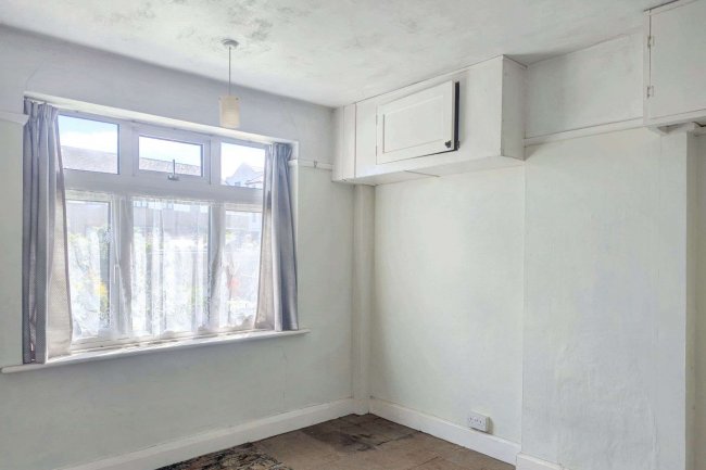 1 Blenheim Avenue, Chatham, Kent, ME4 6UU 10