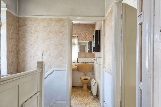 1 Blenheim Avenue, Chatham, Kent, ME4 6UU 10