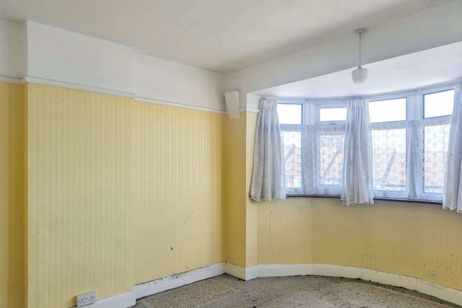 1 Blenheim Avenue, Chatham, Kent, ME4 6UU 10