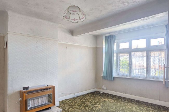 1 Blenheim Avenue, Chatham, Kent, ME4 6UU 10