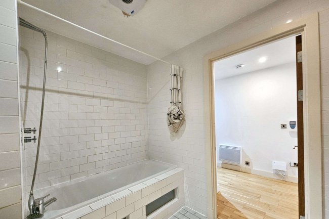 Apartment 45 Advent House, 2 Isaac Way, Manchester, M4 7EP 6