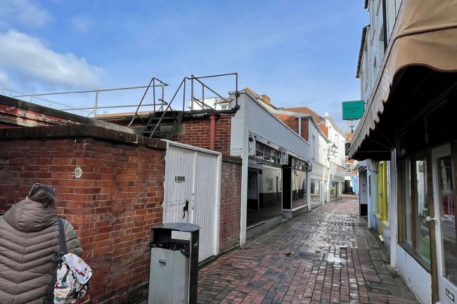 108 High Street, Gosport, Hampshire PO12 1DU 3