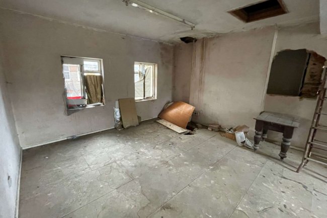 51 Cheapside, Luton, Bedfordshire LU1 2HN 2