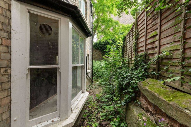 24 Bromar Road, London SE5 8DL 5