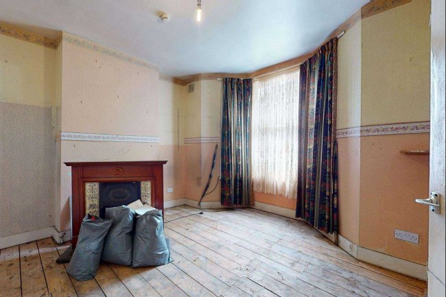 121 Chatham Street, Walworth, London SE17 1PA 1